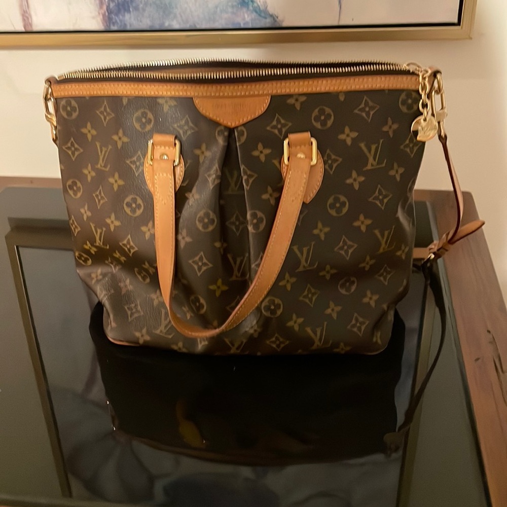 Great condition no marks . Great bag